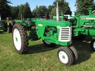 Oliver 660 tractor